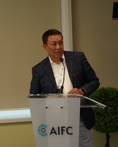 папа aifc